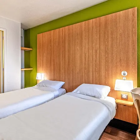 Brest Kergaradec Aeroport Hotel 2*