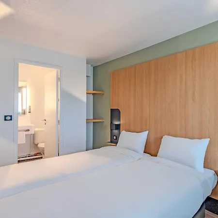 Brest Kergaradec Aeroport Hotel 2*
